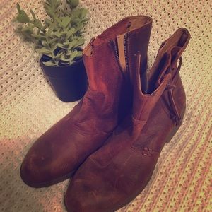 Sperry leather boots